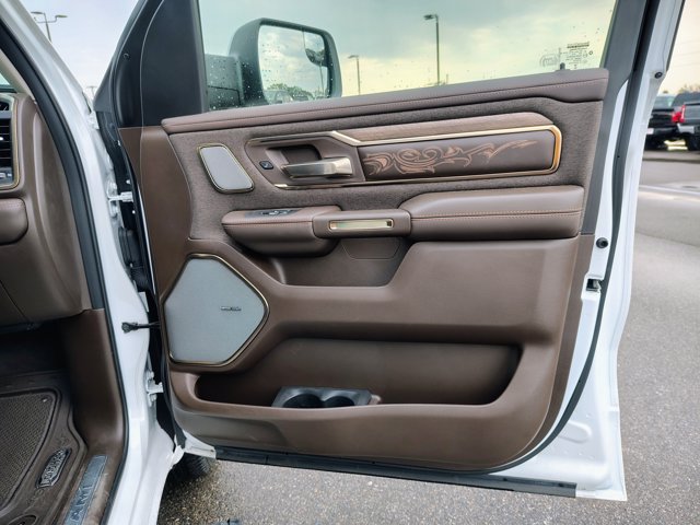 Used 2025 RAM 1500 Limited AWD/4WD image 14