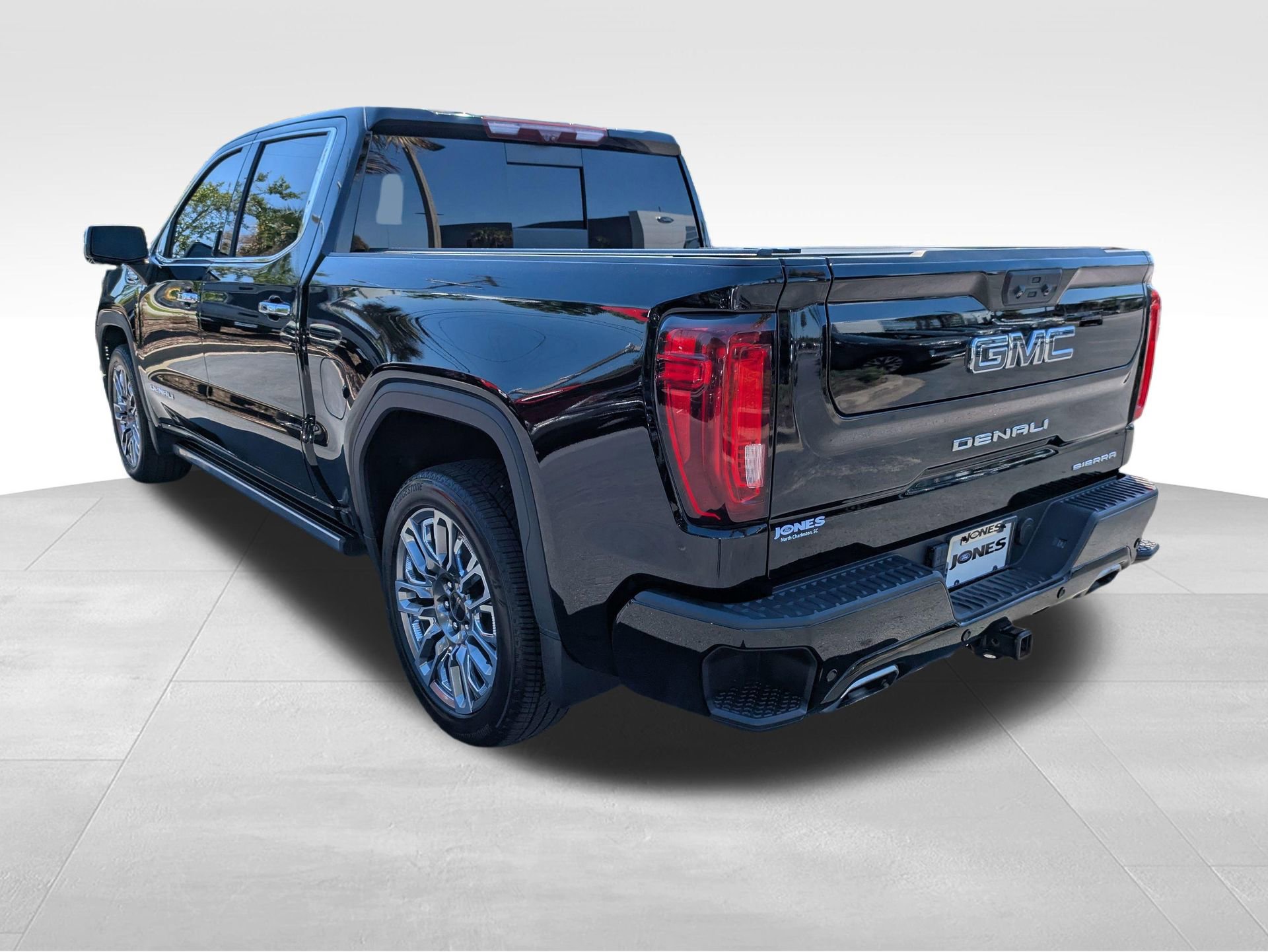 Used 2023 GMC Sierra 1500 Denali Ultimate AWD/4WD image 8