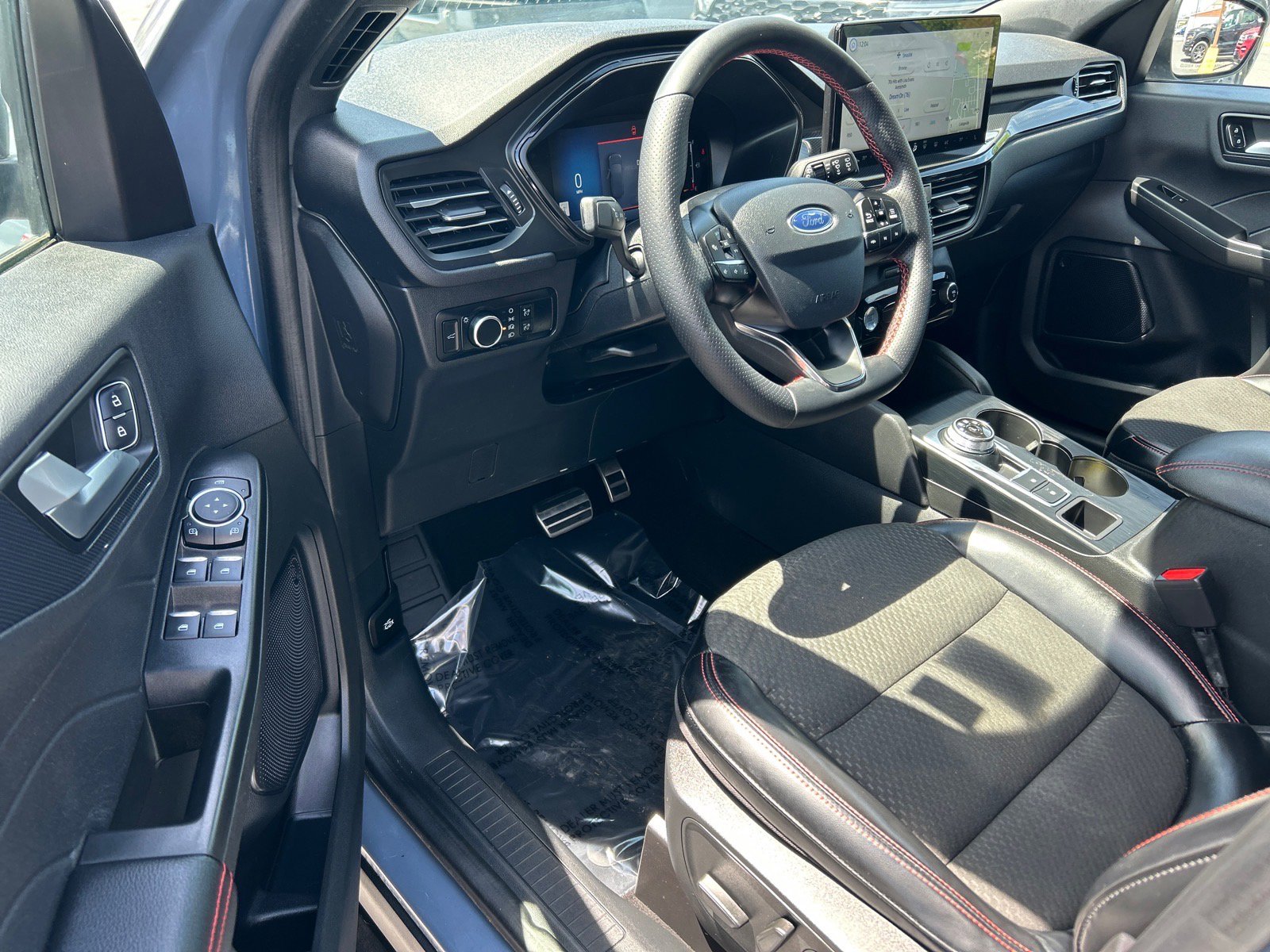 Certified 2024 Ford Escape ST-Line w/ Tech Pack #1 AWD/4WD image 5