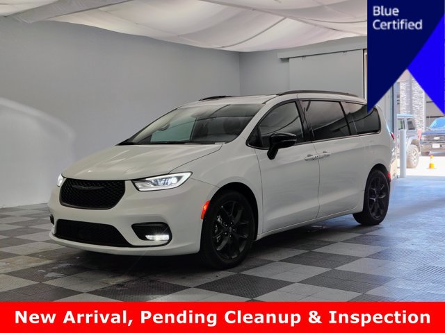 Used 2026 Chrysler Pacifica Limited w/ S Appearance Package