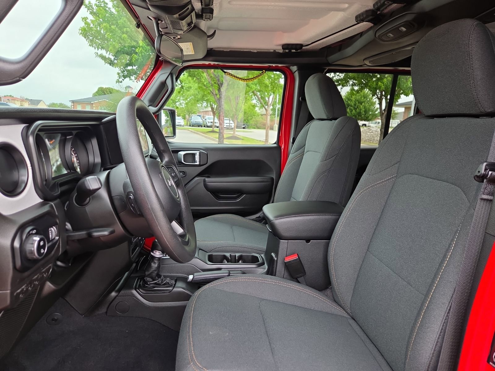 Used 2025 Jeep Gladiator Sport image 14