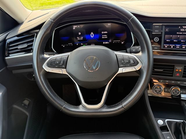 Used 2024 Volkswagen Jetta SE w/ Panoramic Sunroof Package FWD image 27