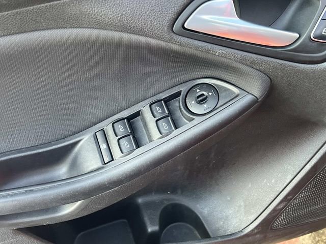 Certified 2017 Ford Focus SE image 15