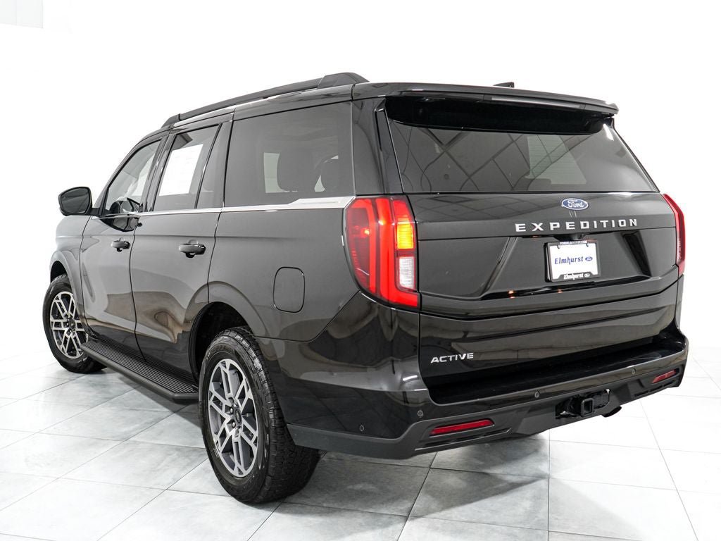 Certified 2025 Ford Expedition Active AWD/4WD image 5