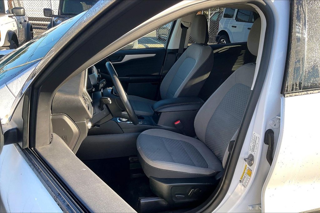 Certified 2022 Ford Escape SE w/ Cold Weather Package AWD/4WD image 24