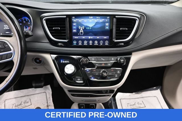Used 2019 Chrysler Pacifica Limited FWD image 23