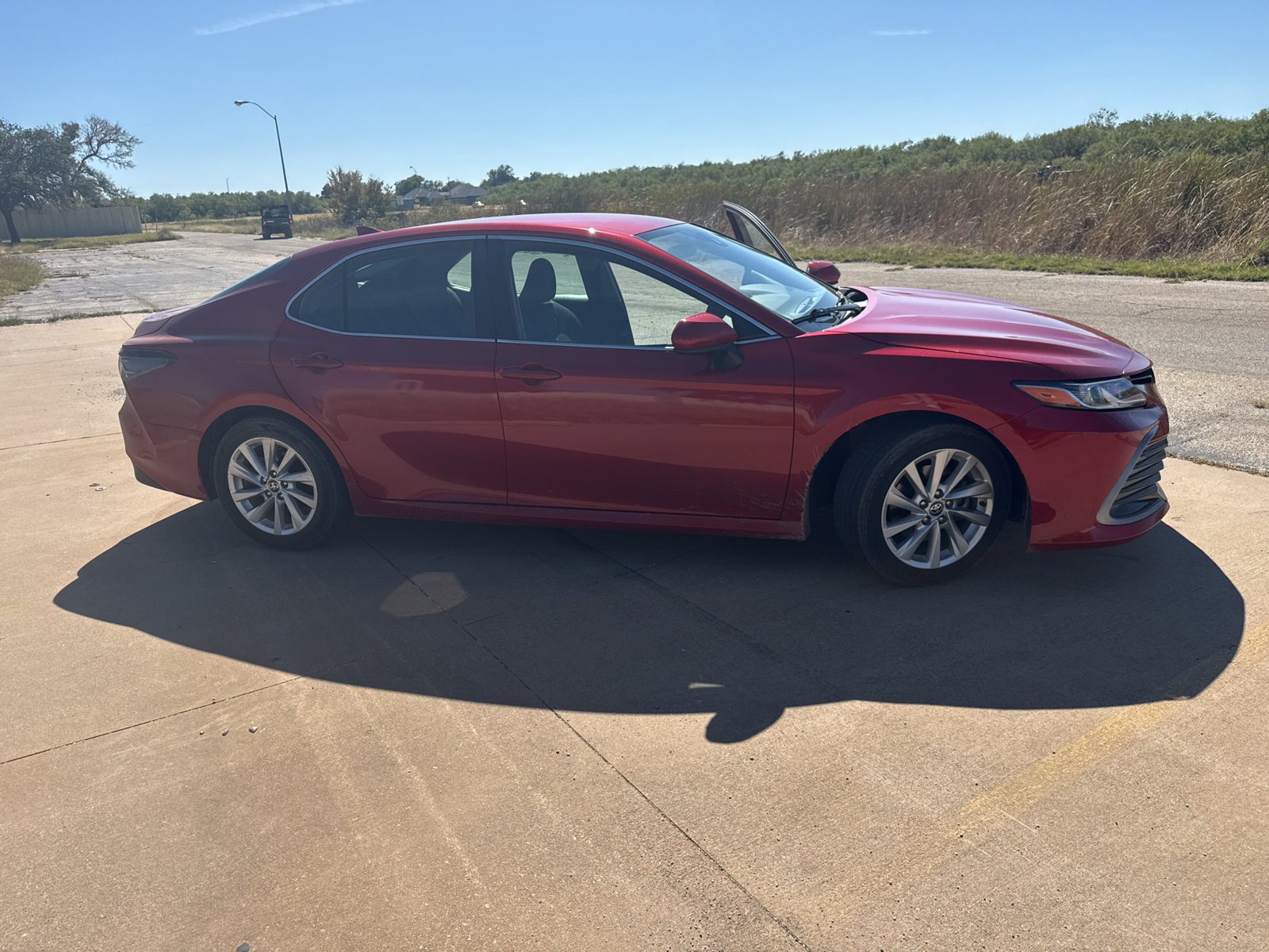 Used 2023 Toyota Camry LE FWD image 2