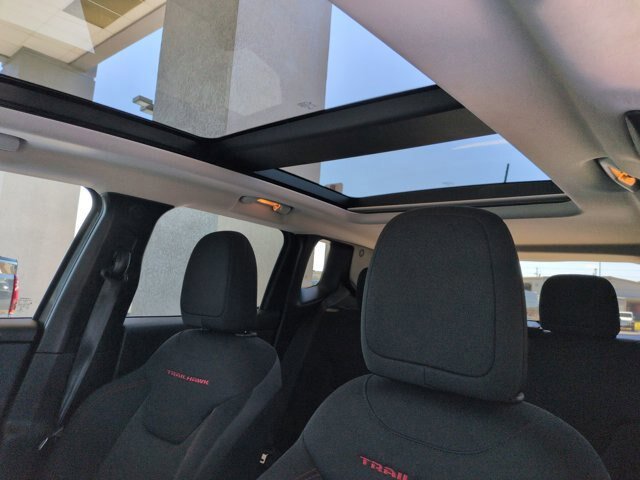 Used 2020 Jeep Renegade Trailhawk w/ Cold Weather Group AWD/4WD image 29
