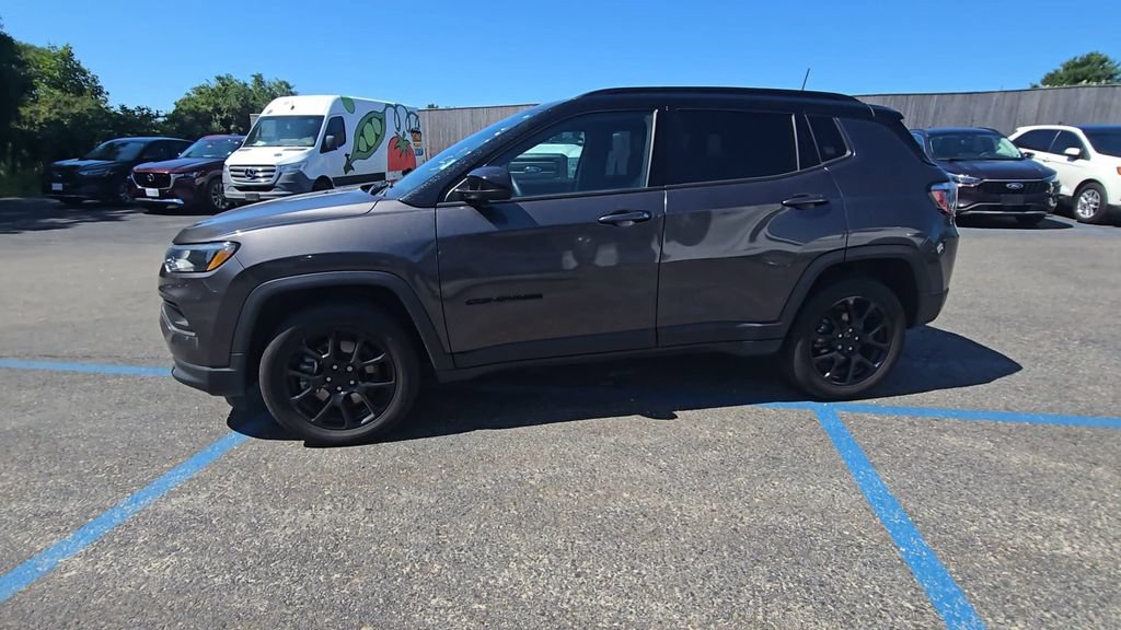 Used 2023 Jeep Compass Latitude AWD/4WD image 15