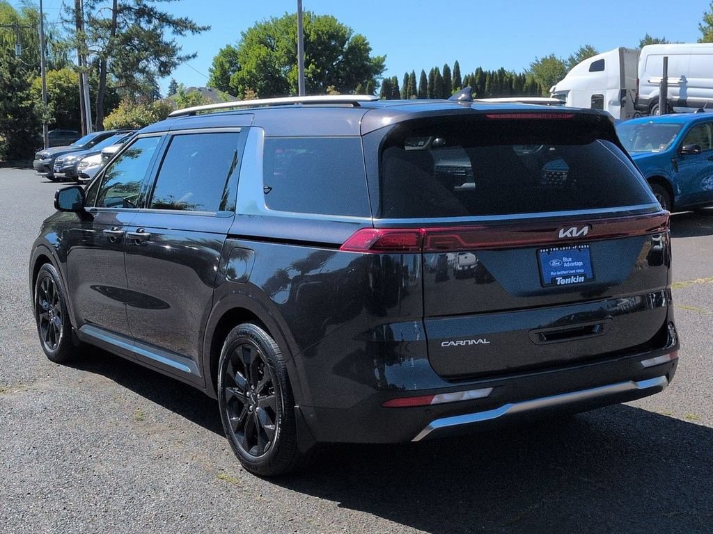 Used 2024 Kia Carnival SX Prestige FWD image 3