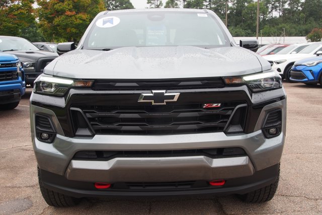 Used 2024 Chevrolet Colorado Z71 w/ Z71 Convenience Package 2 image 8