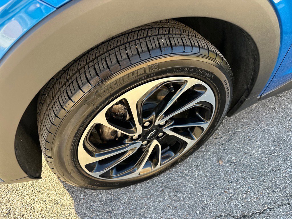 Used 2023 Chevrolet Bolt EUV Premier image 9