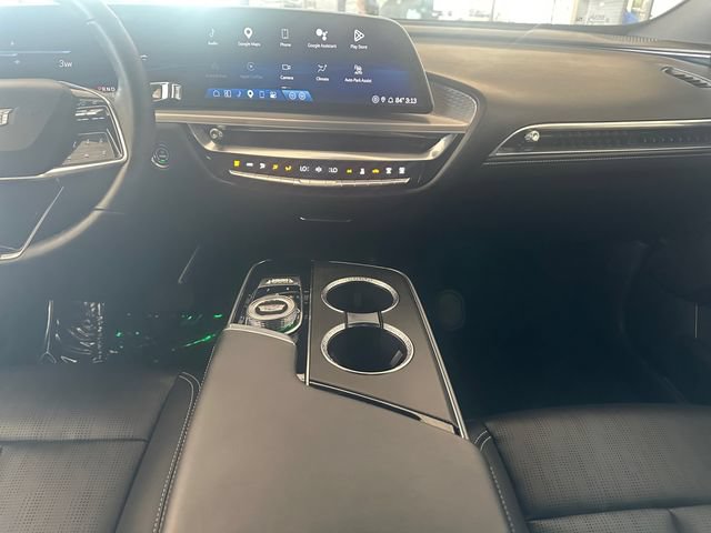 Used 2024 Cadillac Lyriq Luxury AWD/4WD image 15