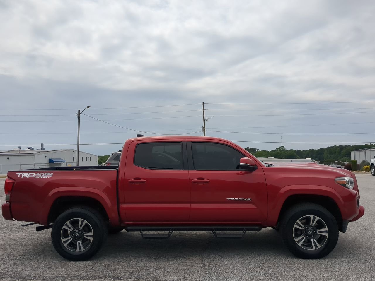 Used 2017 Toyota Tacoma TRD Sport w/ Tow Package (A/T) AWD/4WD image 1