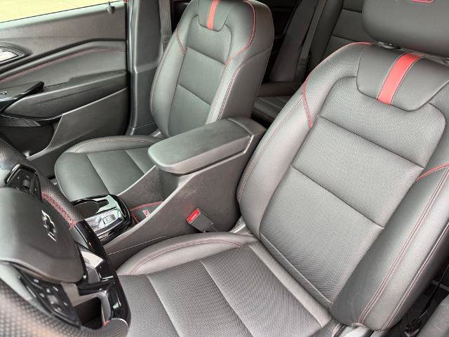 Used 2025 Chevrolet Trax RS w/ Driver Confidence Package FWD image 12