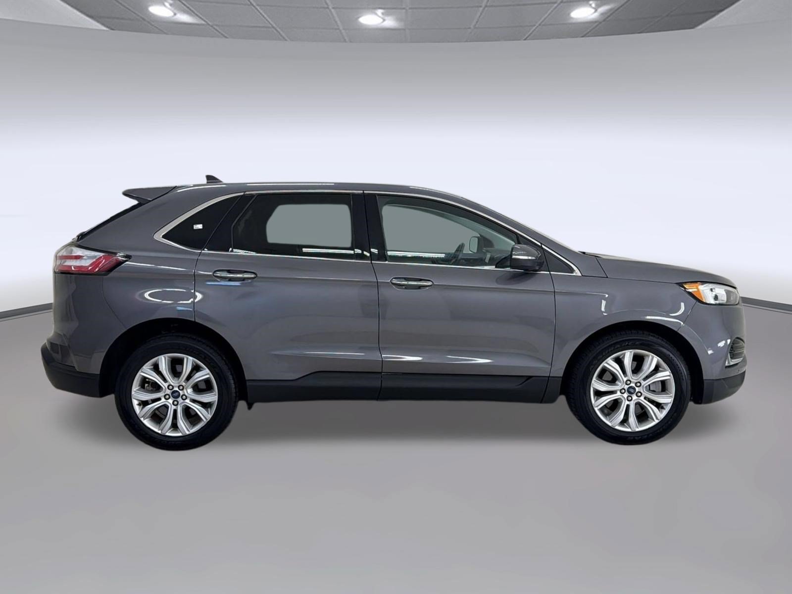 Certified 2022 Ford Edge Titanium AWD/4WD image 7