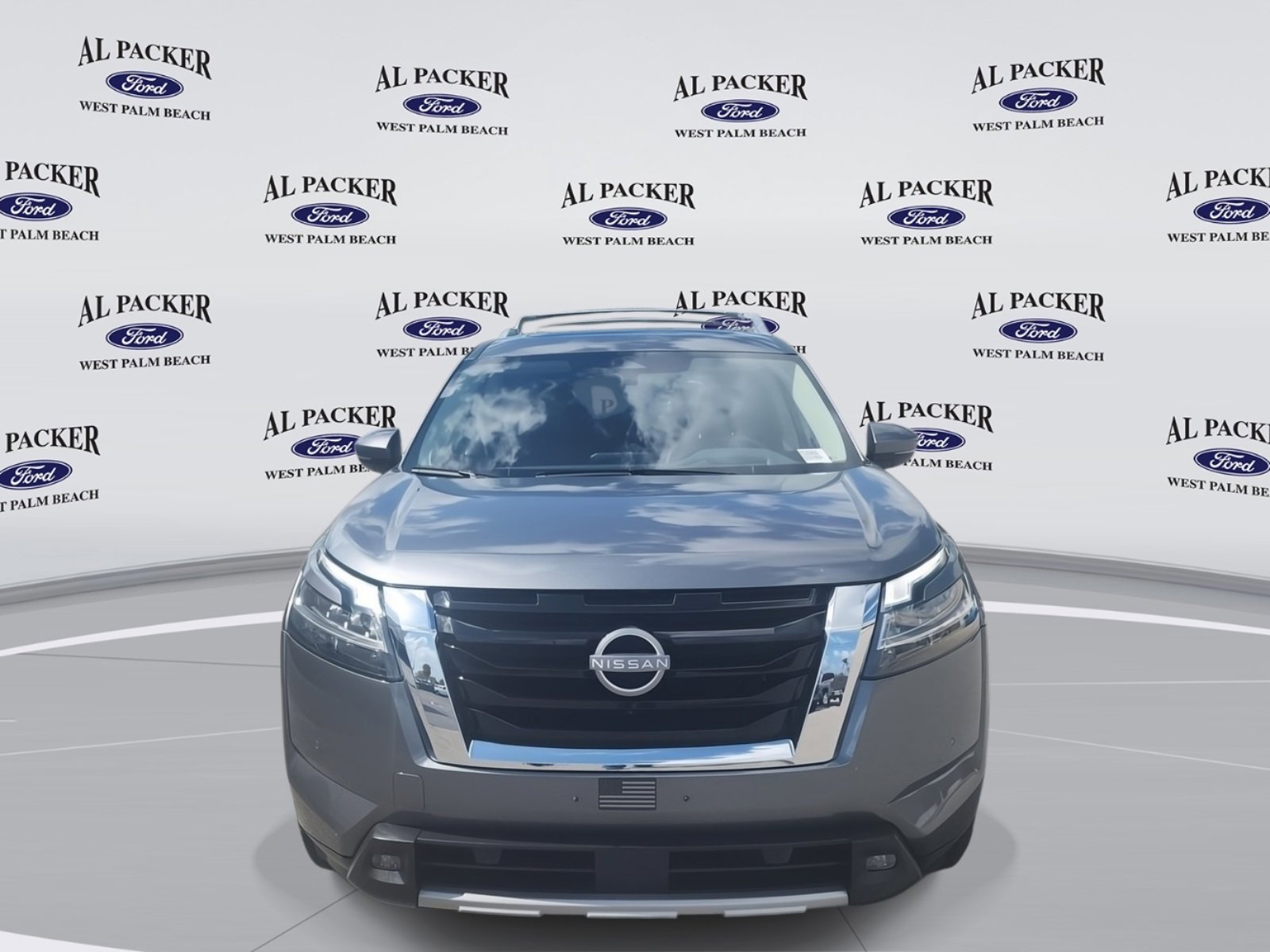Used 2024 Nissan Pathfinder Platinum image 8