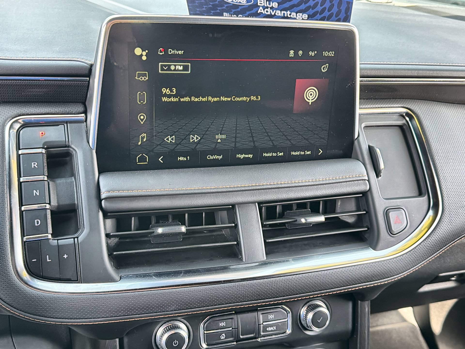 Used 2024 GMC Yukon AT4 w/ Technology Package AWD/4WD image 16
