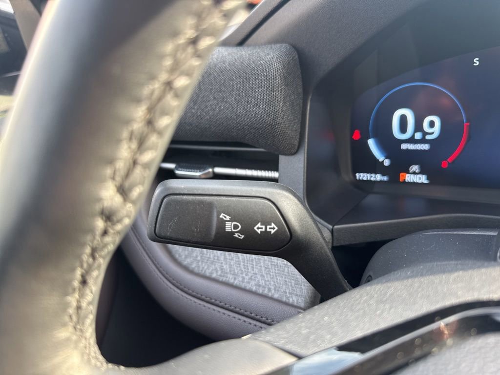 Certified 2025 Ford Explorer Platinum w/ LUX Leather Package image 22