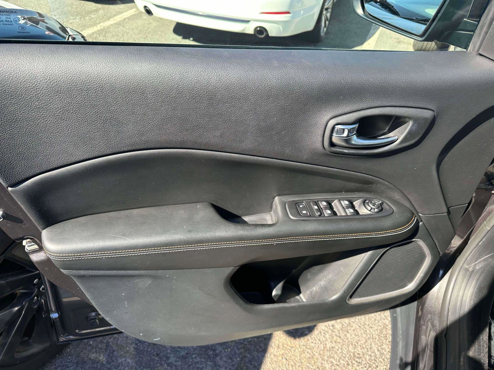 Used 2020 Jeep Compass Latitude w/ Cold Weather Group image 15