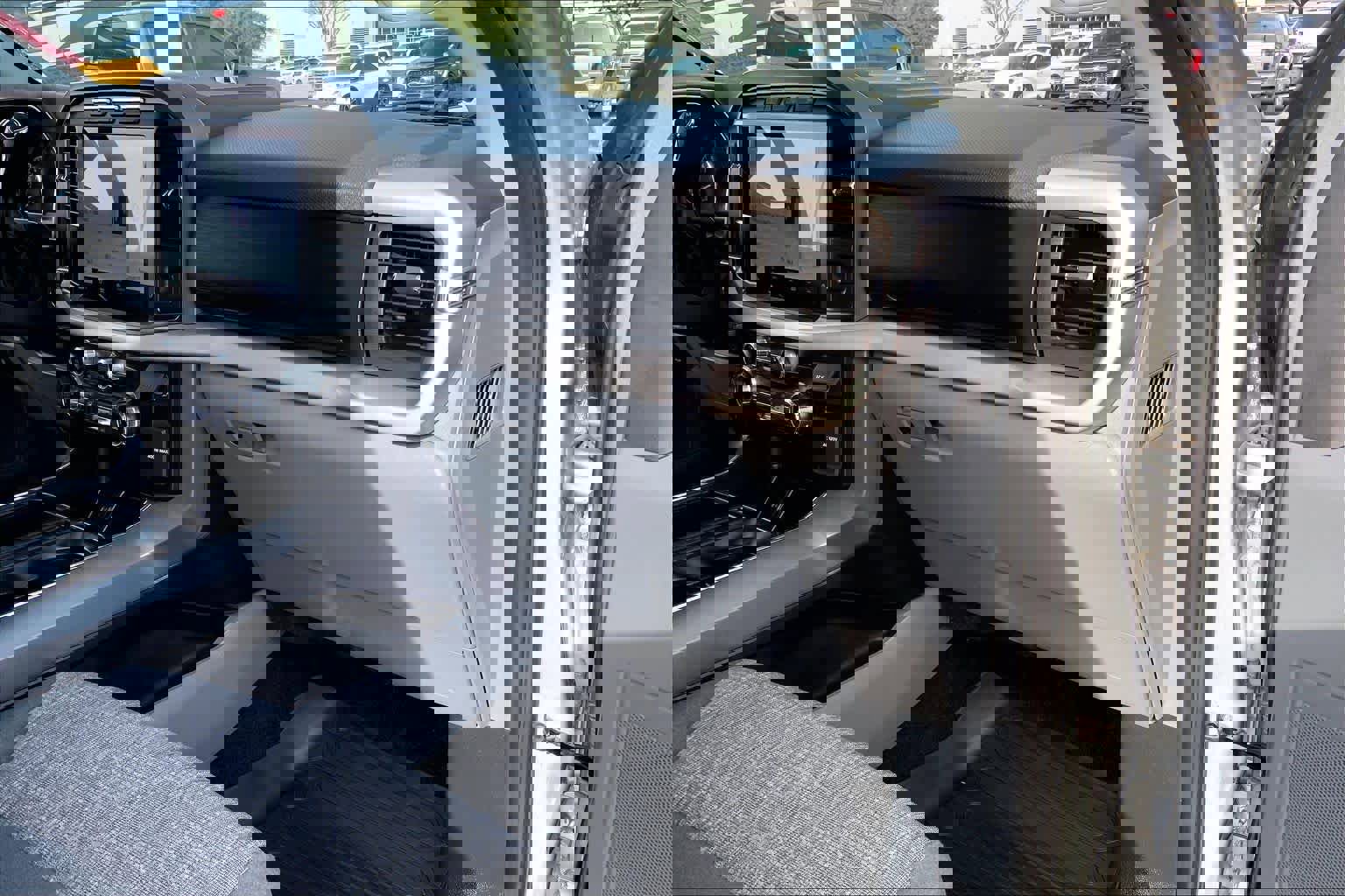 Certified 2022 Ford F150 XLT w/ Equipment Group 302A High image 17