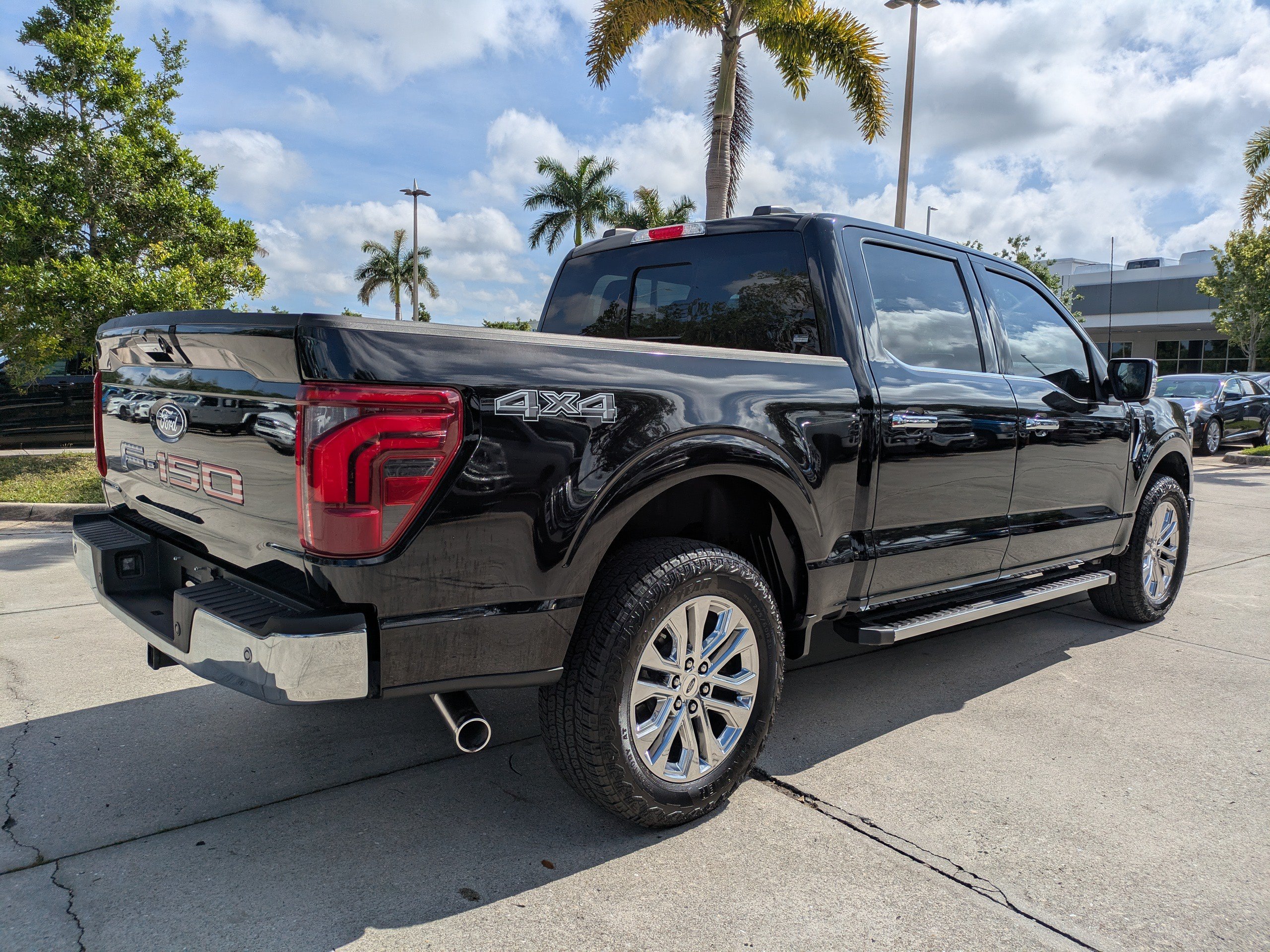 Certified 2024 Ford F150 Lariat AWD/4WD image 4