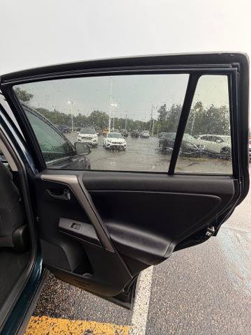 Used 2018 Toyota RAV4 XLE AWD/4WD image 14