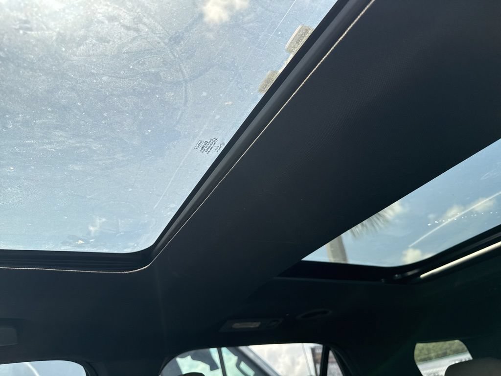 Certified 2018 Ford Explorer Limited FWD image 9