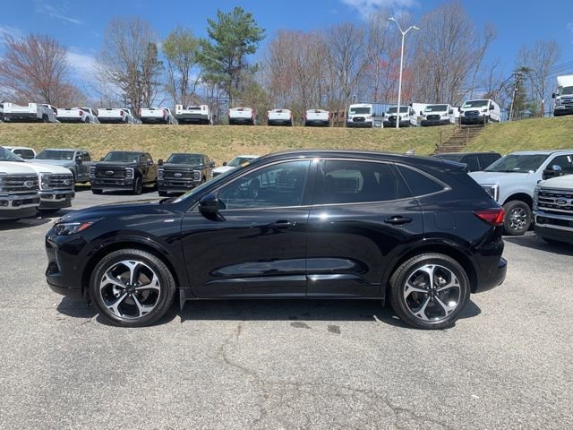 Certified 2023 Ford Escape ST-Line Elite w/ Premium Technology Package image 5