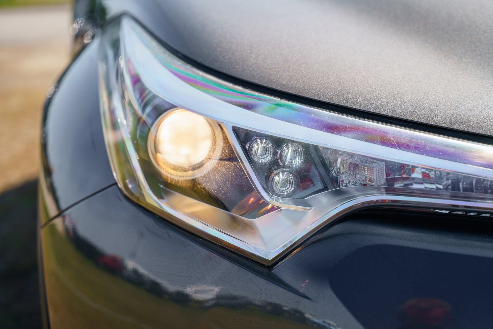 Used 2018 Toyota C-HR XLE FWD image 11