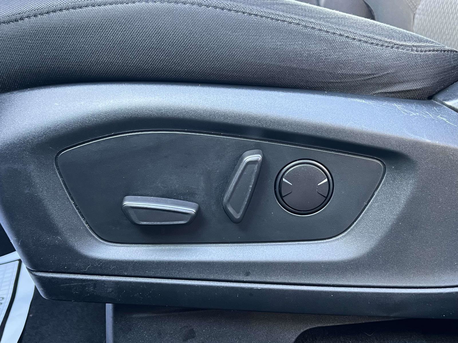 Certified 2022 Ford Explorer XLT image 18