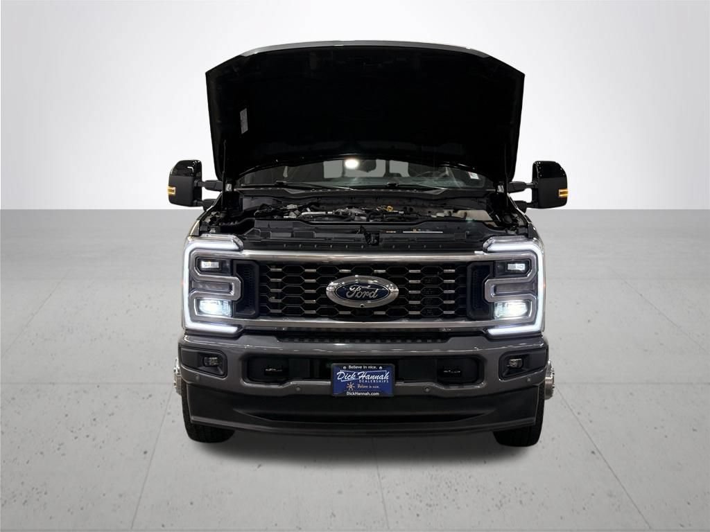 Certified 2025 Ford F350 Platinum AWD/4WD image 6