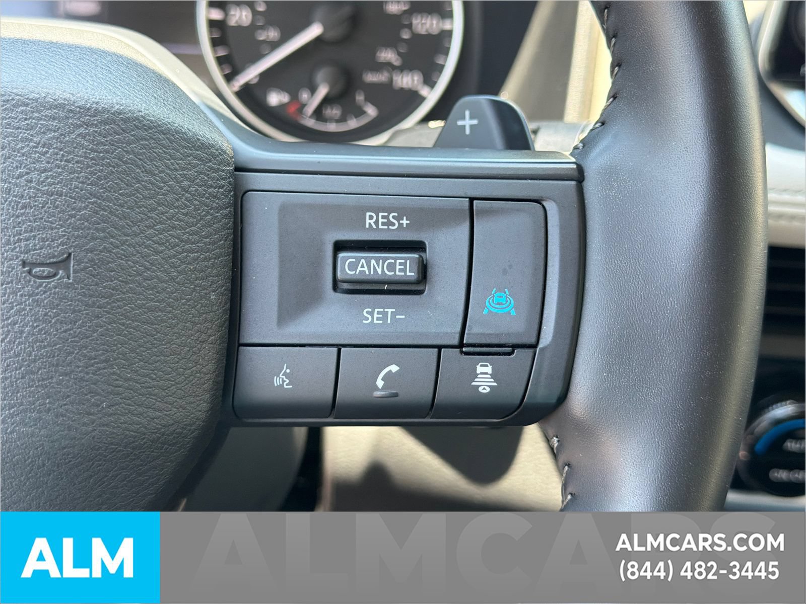 Used 2025 Nissan Rogue SV FWD image 30