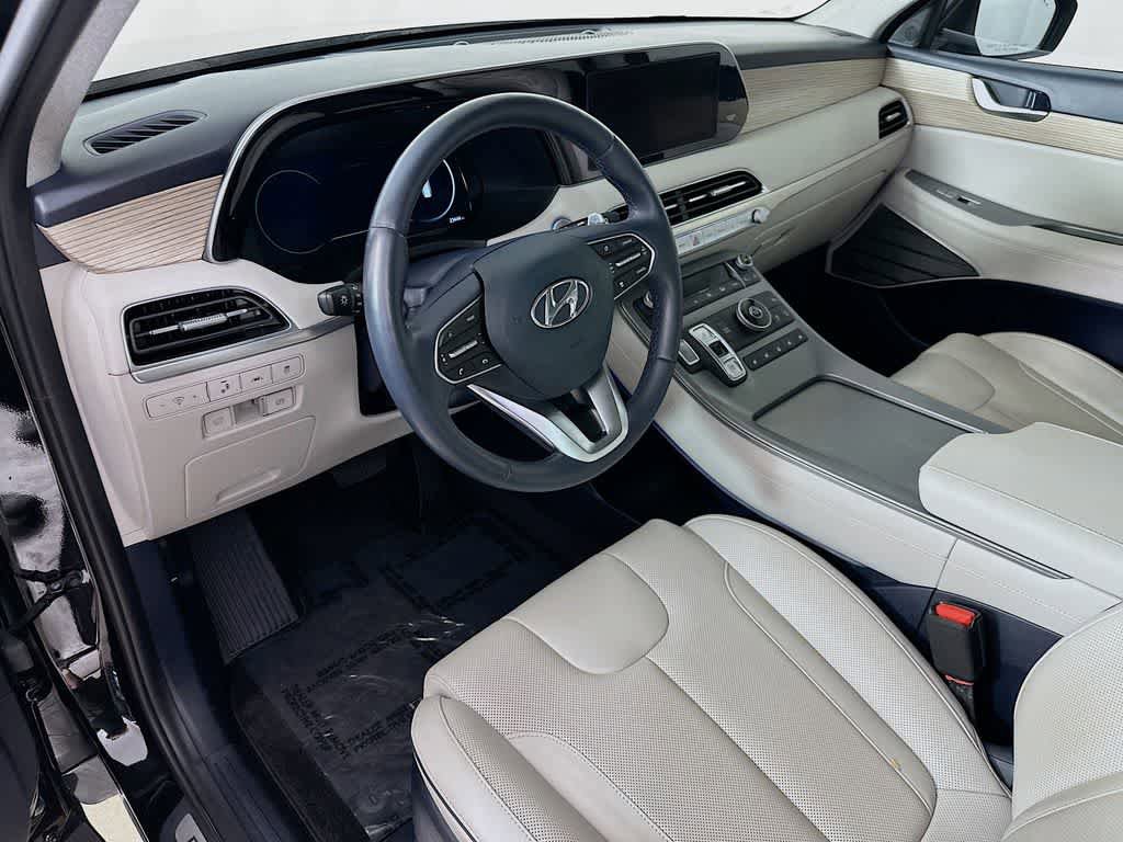 Used 2022 Hyundai Palisade Limited FWD image 2