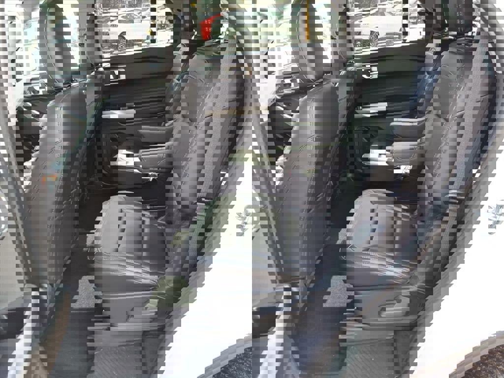 Certified 2023 Ford Explorer XLT w/ Equipment Group 202A image 14