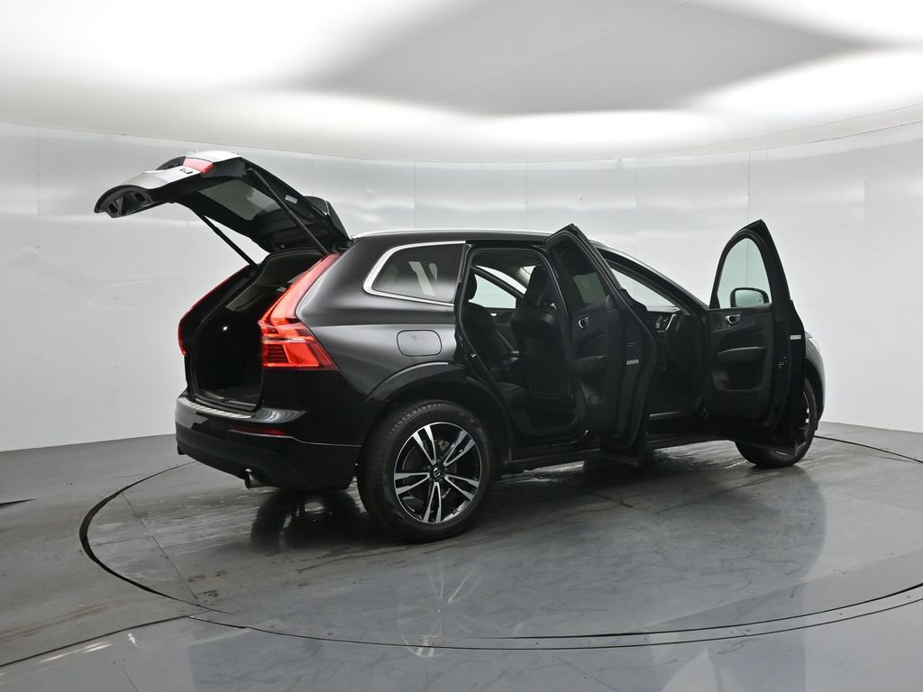 Used 2021 Volvo XC60 T5 Momentum w/ Premium Package image 35
