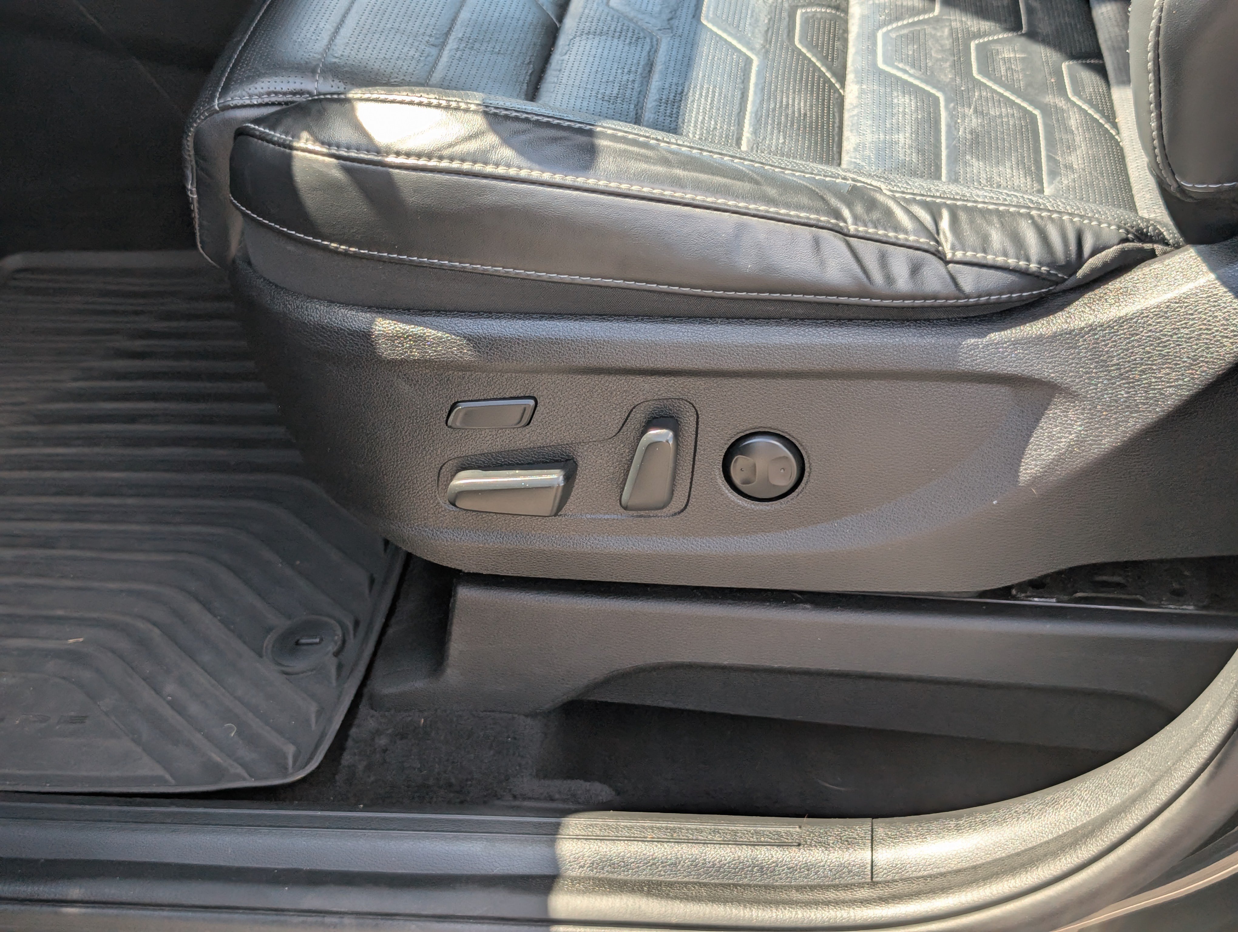 Used 2022 Kia Telluride SX w/ SX Prestige Package AWD/4WD image 23
