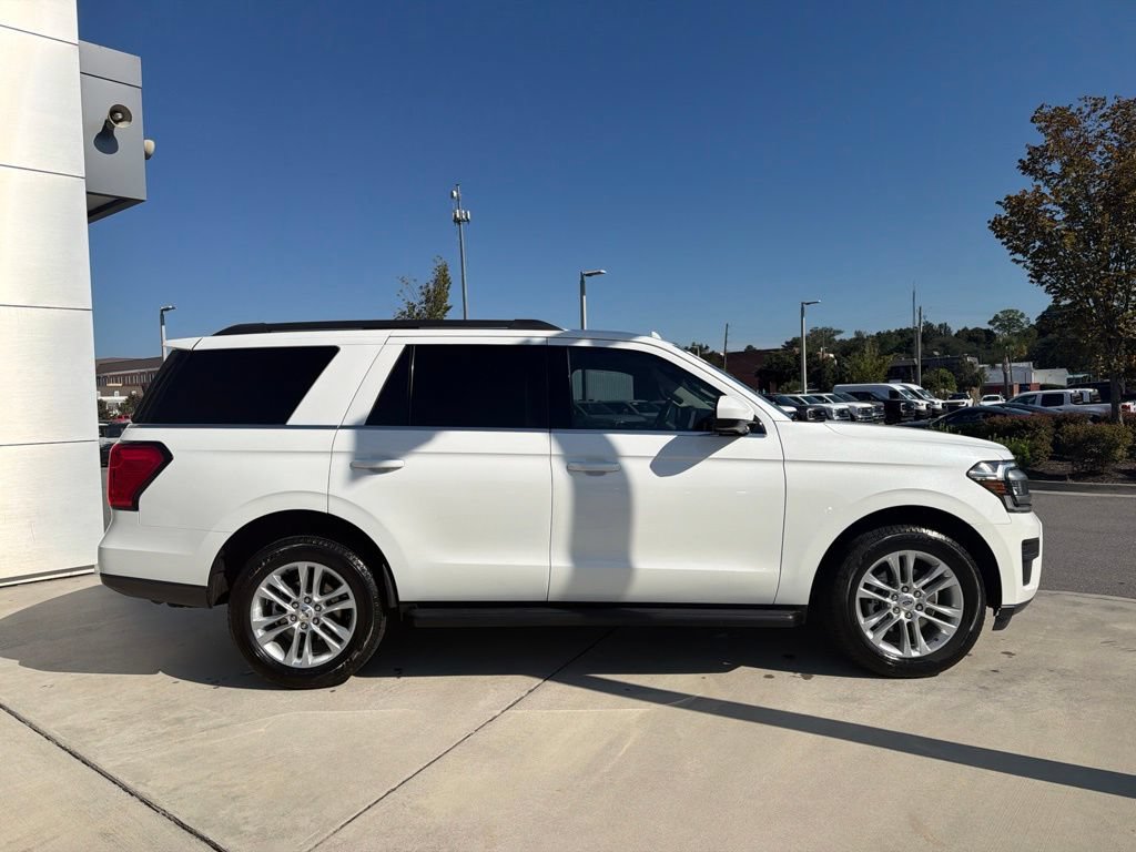Certified 2024 Ford Expedition XLT RWD image 11