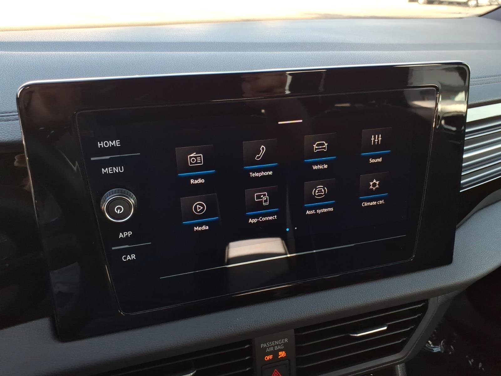 Used 2025 Volkswagen Jetta Sport FWD image 19