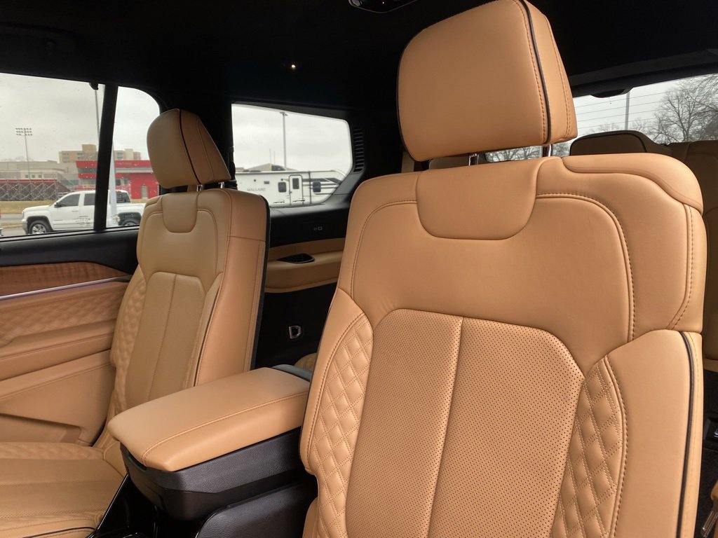 Used 2021 Jeep Grand Cherokee L Summit image 30