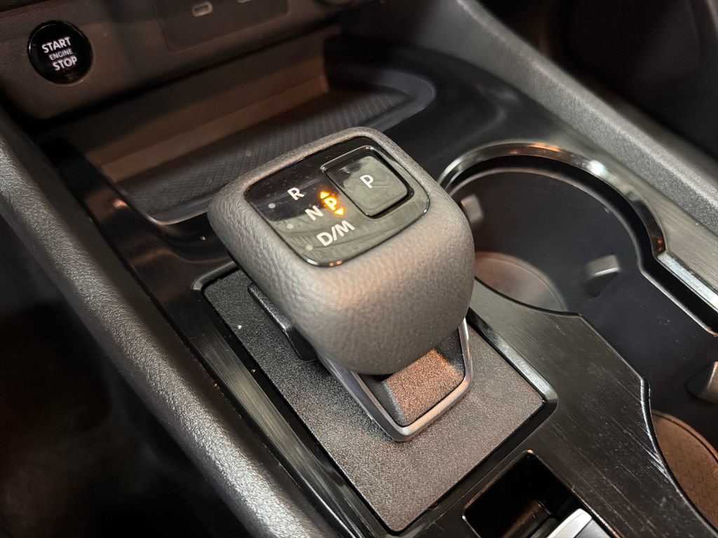 Used 2024 Nissan Rogue SV FWD image 27