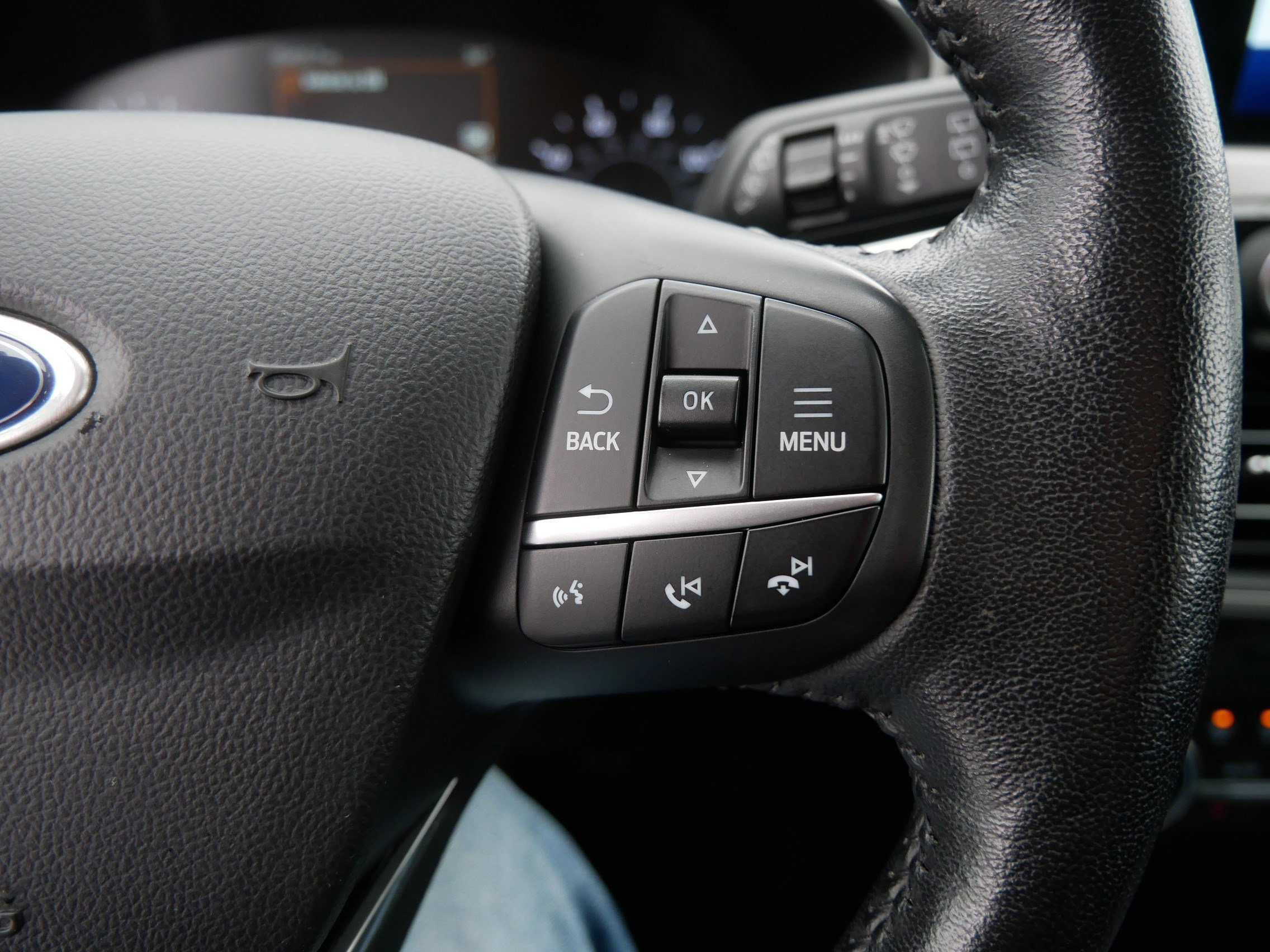 Certified 2020 Ford Escape SEL image 29