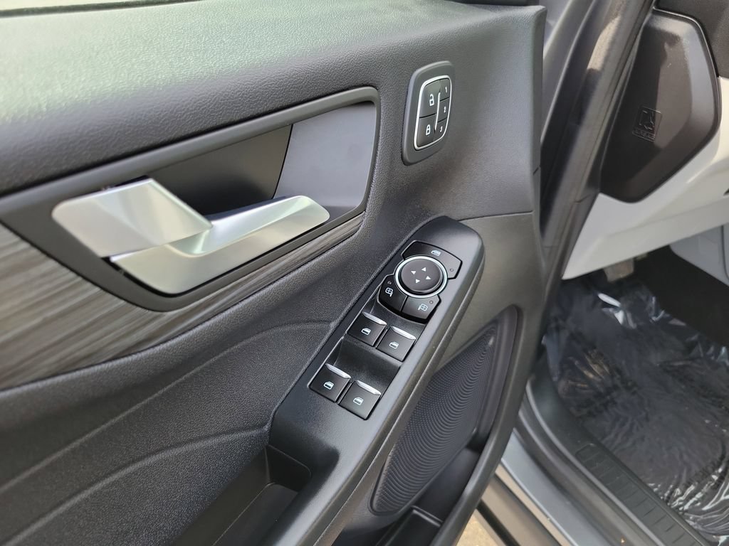 Certified 2023 Ford Escape Platinum AWD/4WD image 7