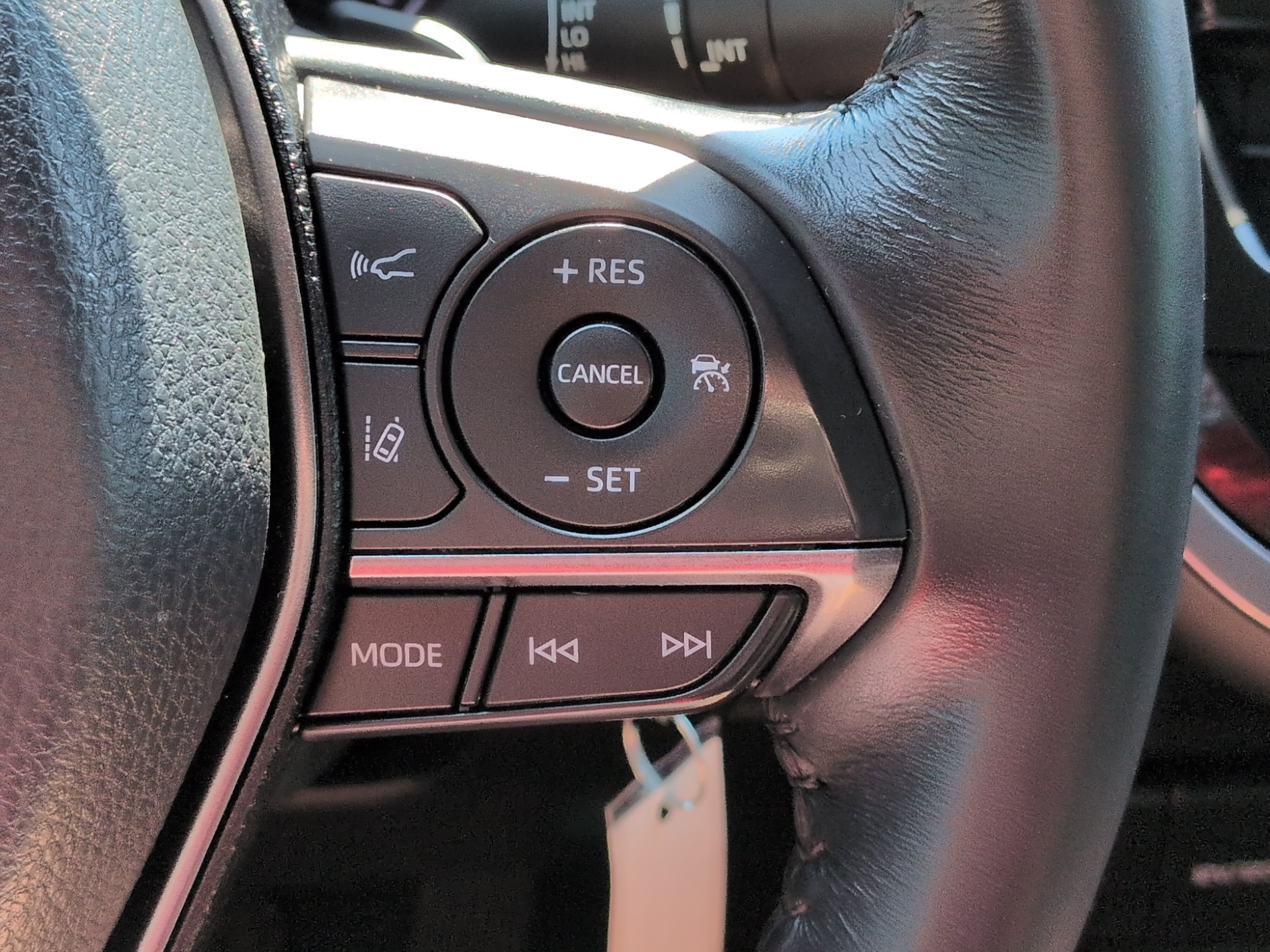 Used 2023 Toyota Camry SE FWD image 21