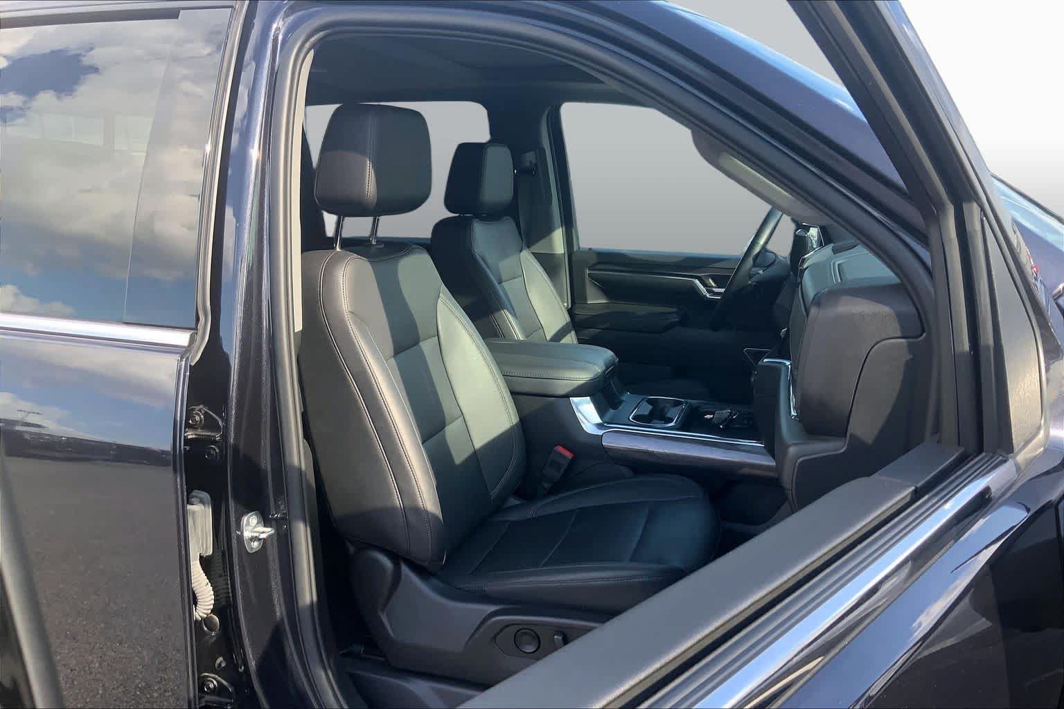 Used 2024 Chevrolet Silverado 2500 LTZ w/ LTZ Premium Package AWD/4WD image 9