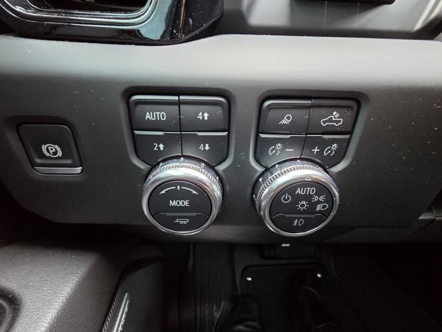 Used 2024 GMC Sierra 1500 AT4 w/ Technology Package AWD/4WD image 23