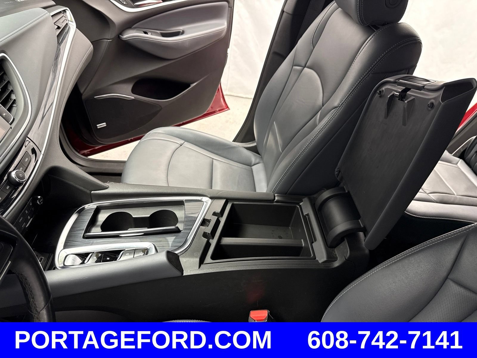 Used 2024 Buick Enclave Premium AWD/4WD image 21