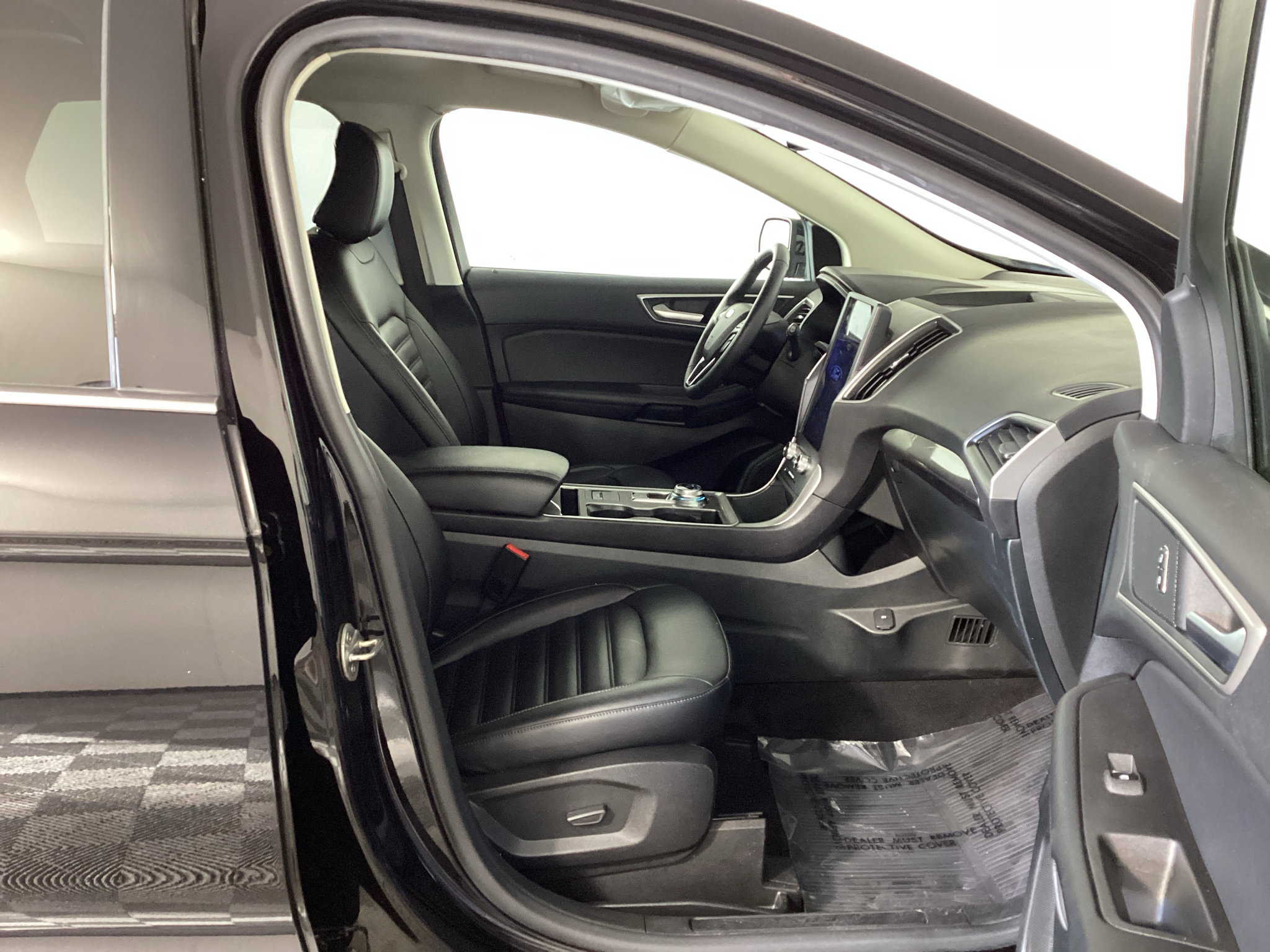 Certified 2024 Ford Edge SEL w/ Convenience Package AWD/4WD image 10