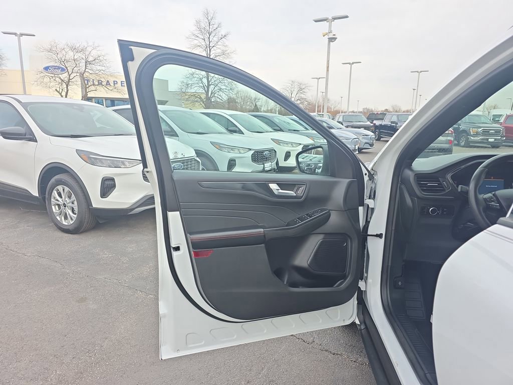 Certified 2023 Ford Escape ST-Line w/ Tech Pack #1 AWD/4WD image 12