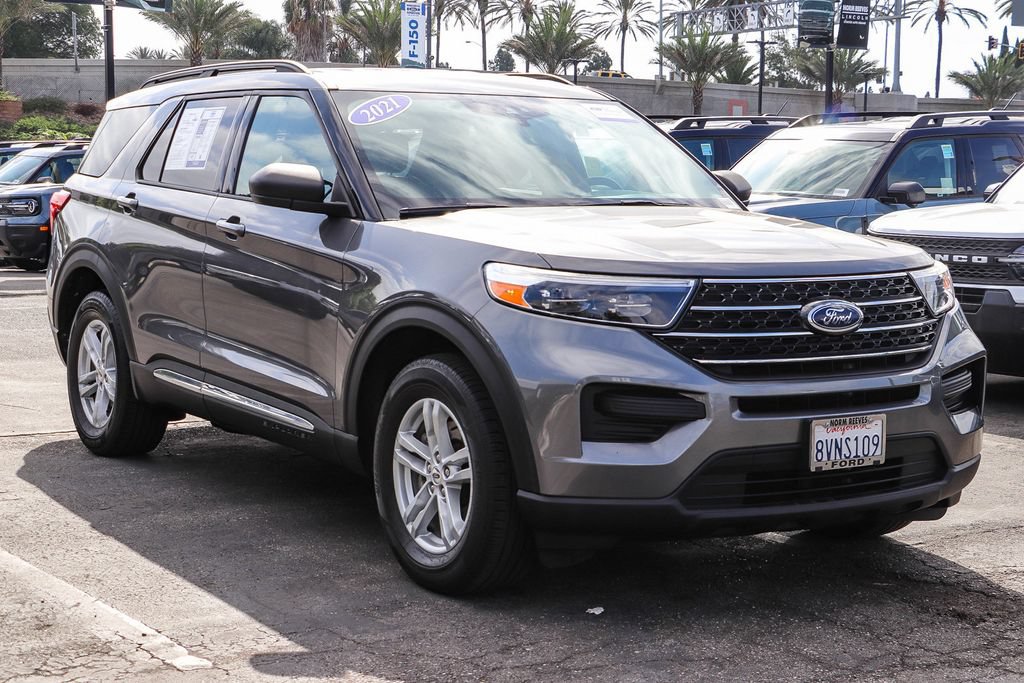Certified 2021 Ford Explorer XLT AWD/4WD image 3